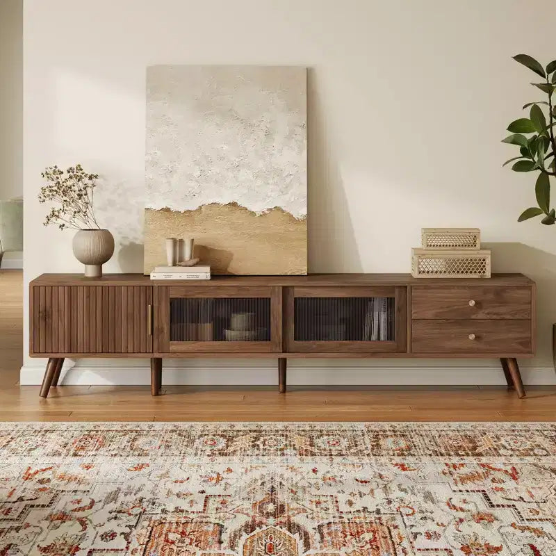 77 Zoll Moderner Minimalistischer TV-Ständer, Holzmaserung & Glastür Medienkonsole für TVs bis zu 85 Zoll, Massivholz & MDF Aufbewahrungsschrank