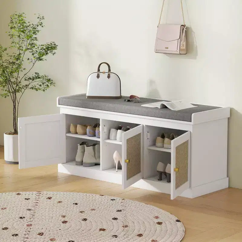 Schuhbank mit Kissen, geflochtenem Rattan und verstellbaren Regalen für 9 Paar Schuhe, für Eingangsbereich und Schlafzimmer, 130 kg Tragkraft