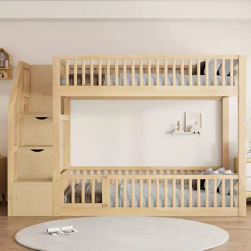 Etagenbett mit Stauraumtreppe, Etagenbett aus Holz in Einzelbettgröße mit Schutzgitter