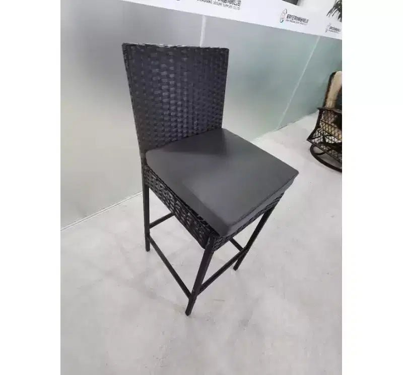 2 PCS Rattan & Iron Pipe Bar Stools XH106, 4042103CM,