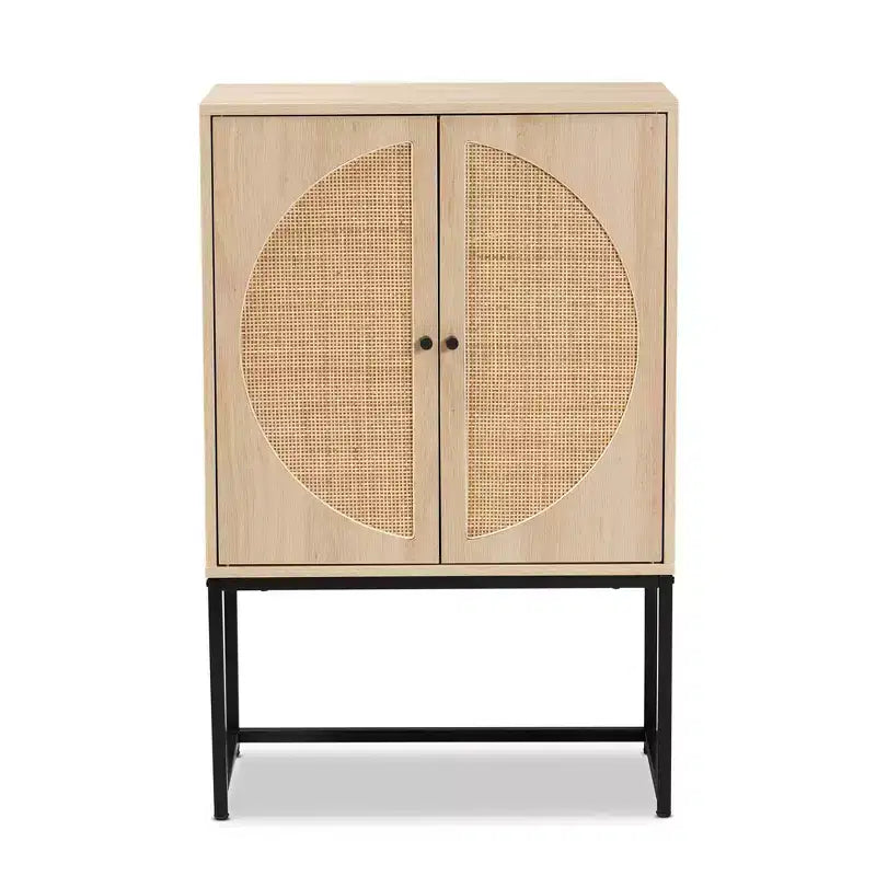Böhmischer 2-Türiger Aufbewahrungsschrank mit Rattan-Akzenten, Holz- und Metallrahmen, festen Regalböden – Hellbraun/Schwarz